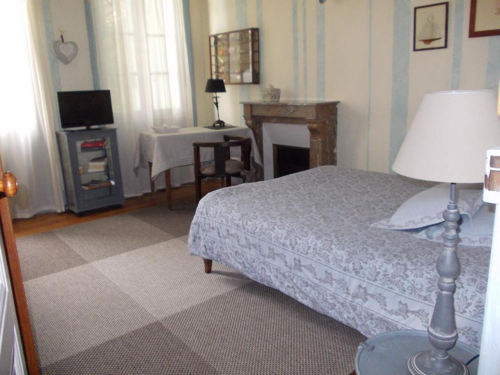 كونْياك B&B Maison Gaudin الغرفة الصورة